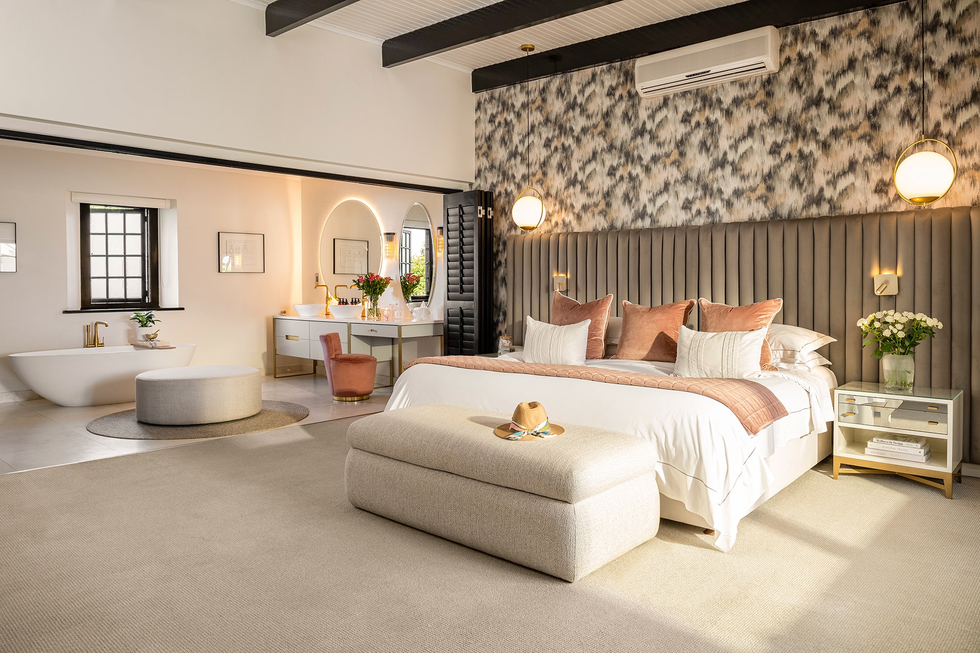 One-Bedroom-Premier-Suite-Bedroom